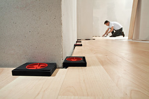 STEGE_ZA_PODOVE/AV2_work_man_wood_4_close